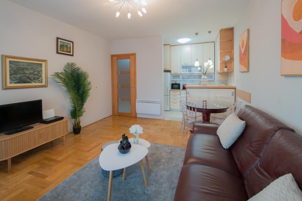 City Nest Apartment Podgorica Ngoại thất bức ảnh
